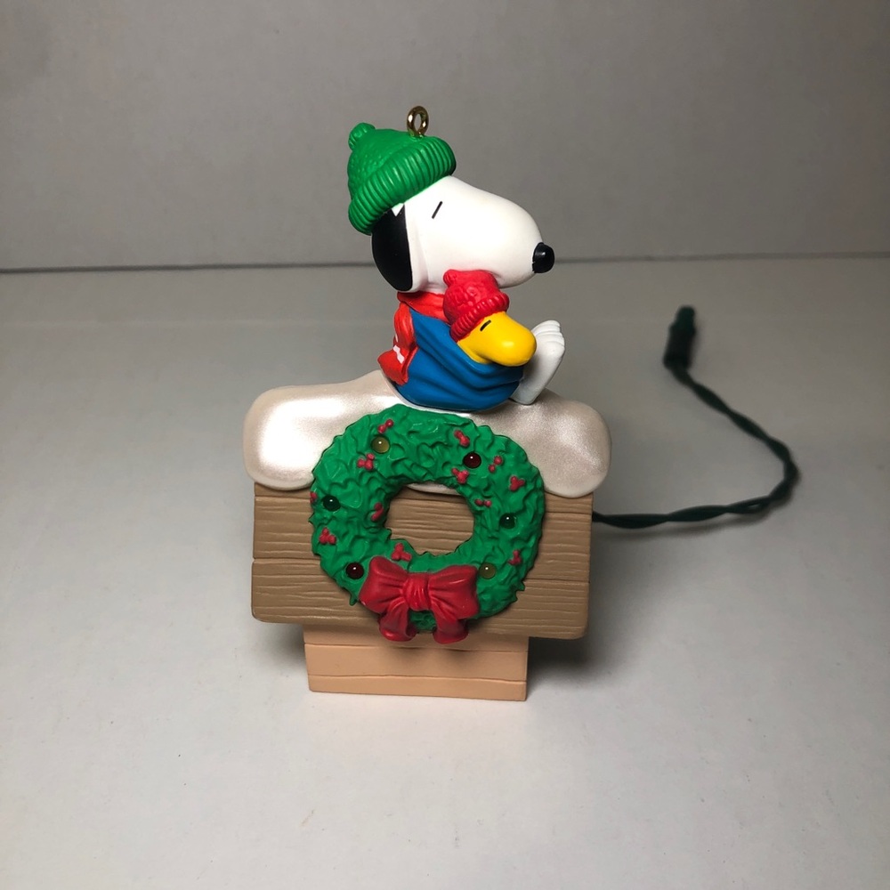 Hallmark Keepsake Peanuts Blinking Lights Magic Collector's Series 1993 Video